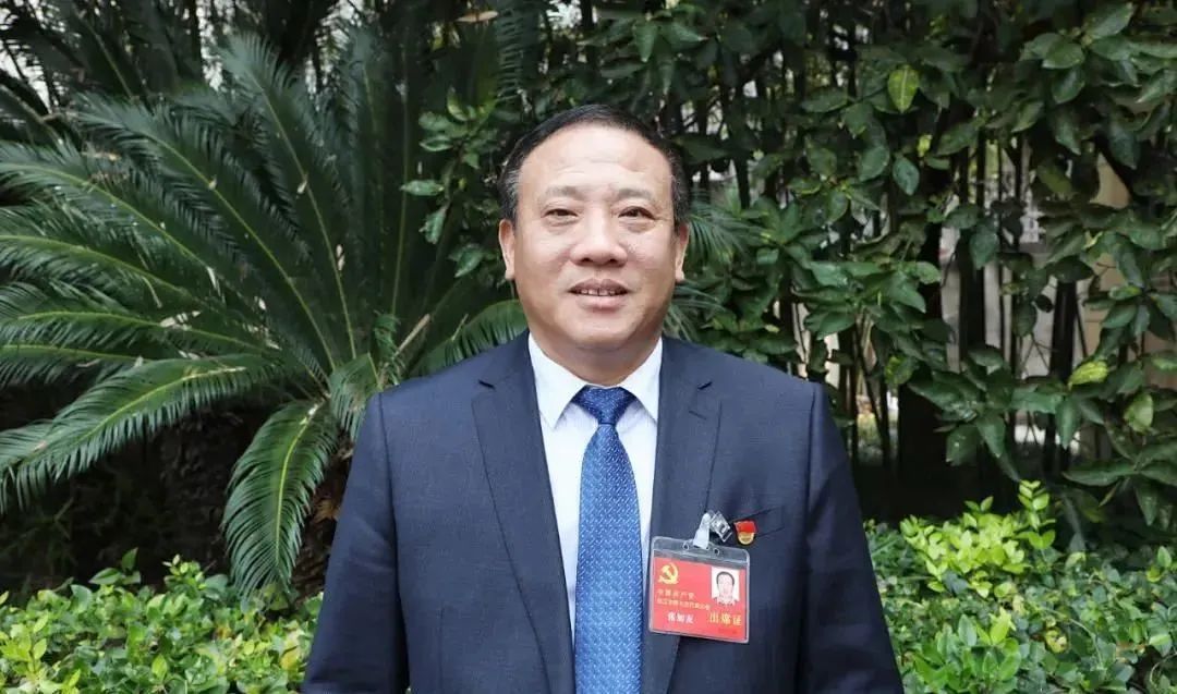 友焜集團黨支部書記、董事長張加友出席中國共產(chǎn)黨枝江第七次代表大會